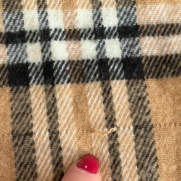 Burberry Tan and Red Checkered classic scarf - Picture 6 of 9